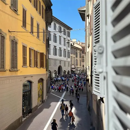 The Three Bs - House * Bergamo