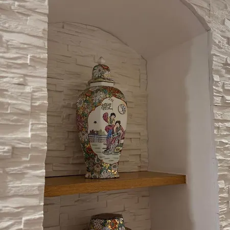 The Three Bs - House *