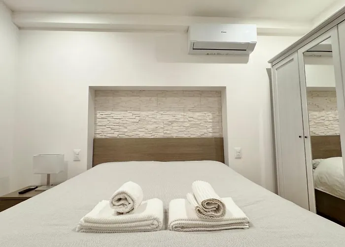 The Three Bs - House