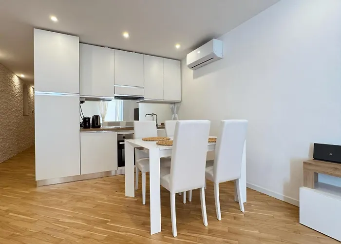 The Three Bs - House *