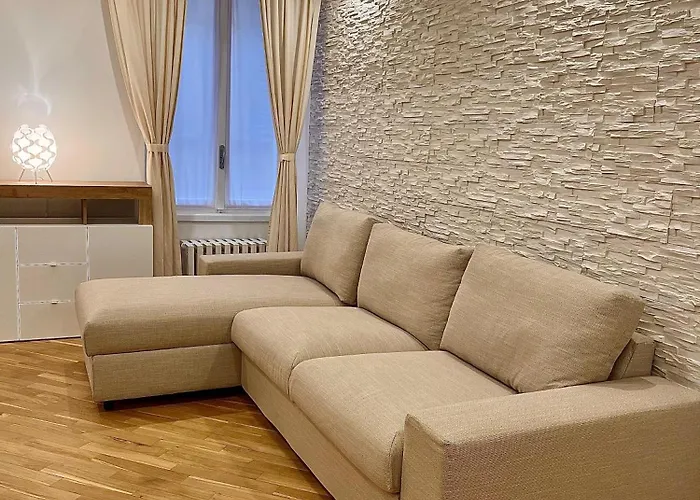 Apartment The Three Bs - House