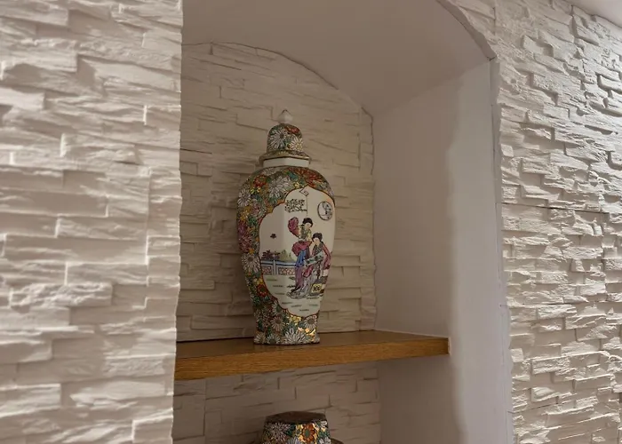 The Three Bs - House *