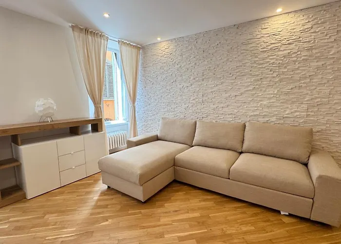 The Three Bs - House *